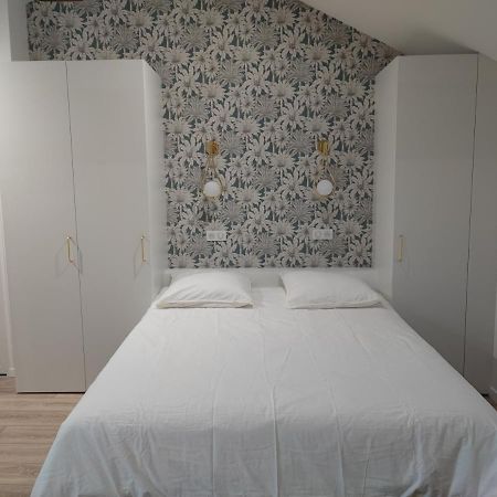 Place Barbe 第戎 外观 照片